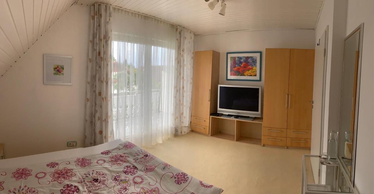 Schoene Zimmer Im Zentrum Leben Оффенбург Экстерьер фото